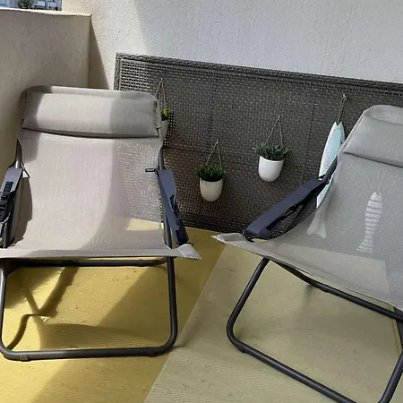 Apartman T2 Climatise Avec Terrasse, Proche Plages Et Commerces, Ideal Famille, Linge Inclus - Fr-1-650-24